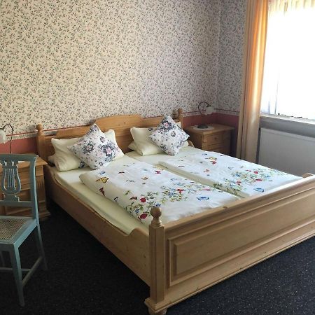 Zum Lahnfelsen Hotel Graveneck Ngoại thất bức ảnh