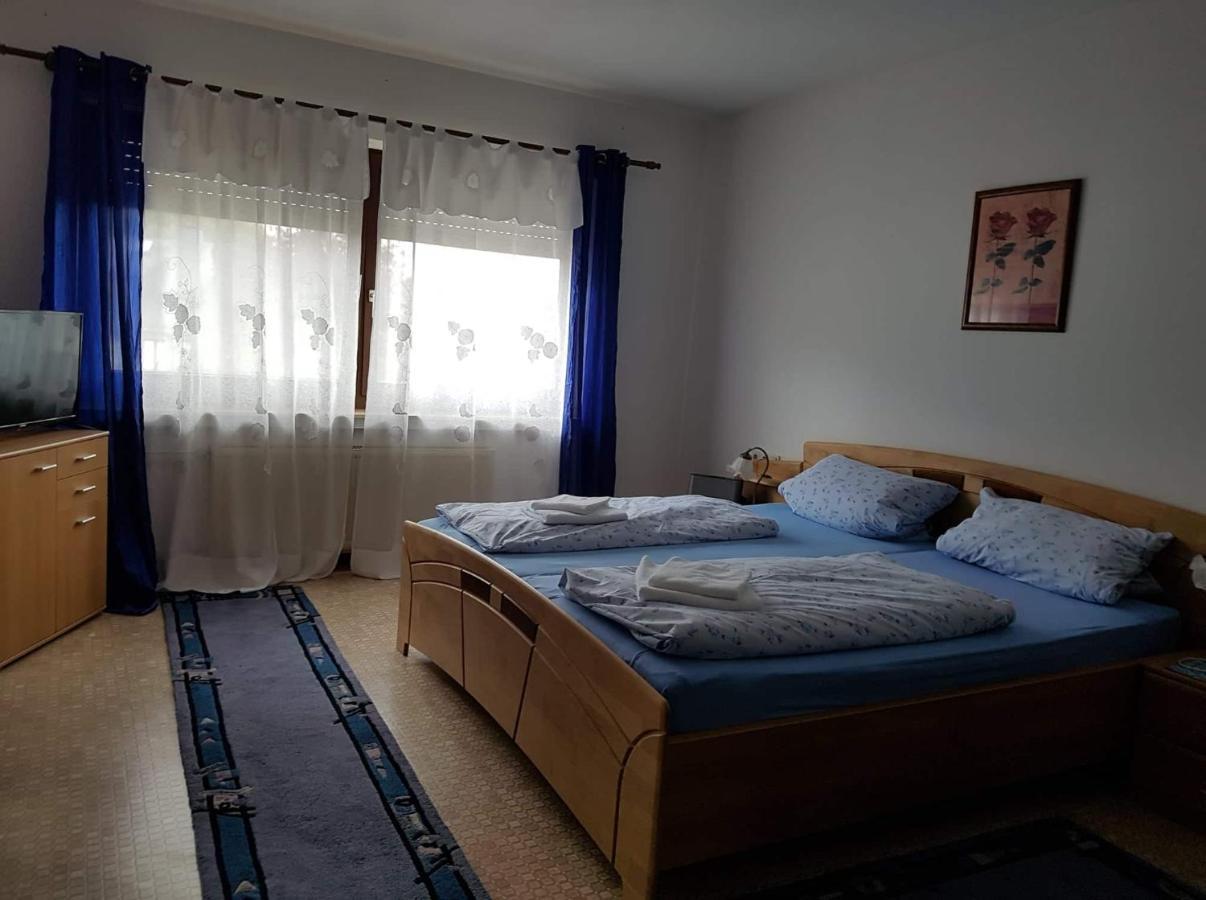 Zum Lahnfelsen Hotel Graveneck Ngoại thất bức ảnh