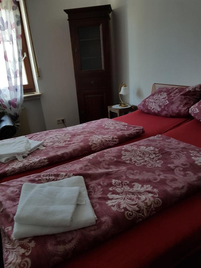 Zum Lahnfelsen Hotel Graveneck Ngoại thất bức ảnh