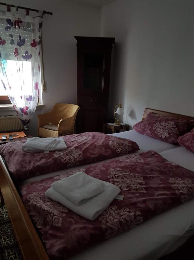 Zum Lahnfelsen Hotel Graveneck Ngoại thất bức ảnh