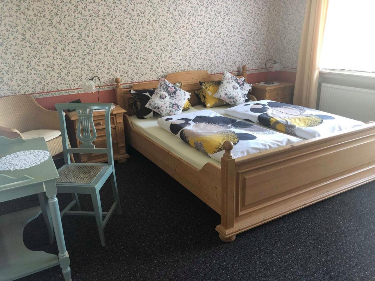 Zum Lahnfelsen Hotel Graveneck Ngoại thất bức ảnh