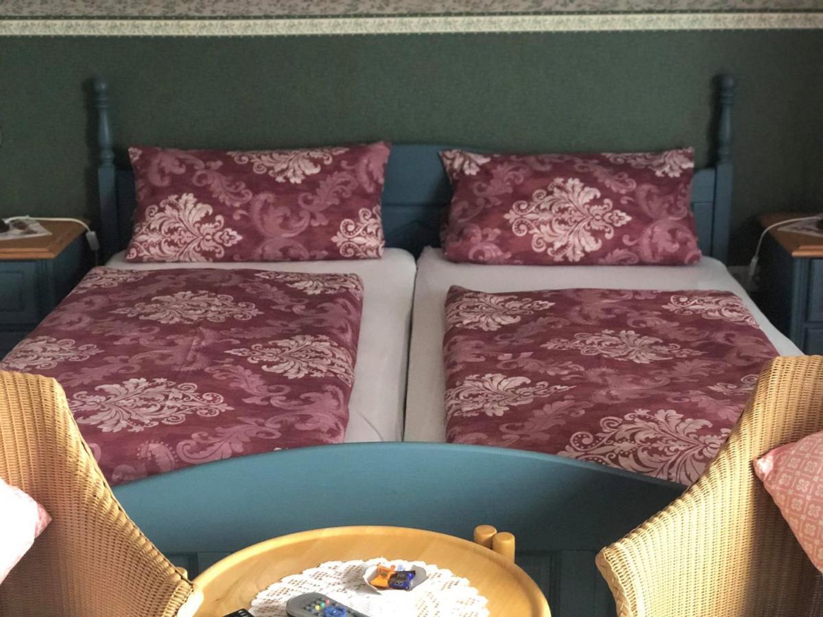 Zum Lahnfelsen Hotel Graveneck Ngoại thất bức ảnh
