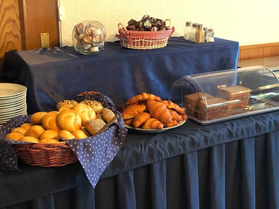 Zum Lahnfelsen Hotel Graveneck Ngoại thất bức ảnh