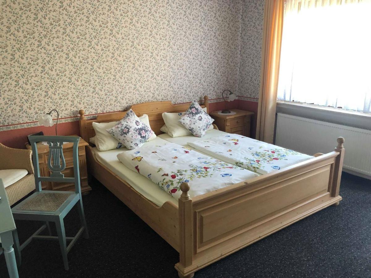 Zum Lahnfelsen Hotel Graveneck Ngoại thất bức ảnh